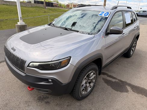 Used 2020 Jeep Cherokee Trailhawk w/ Cold Weather Group AWD/4WD image 7