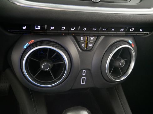 Used 2020 Chevrolet Blazer LT AWD/4WD image 23