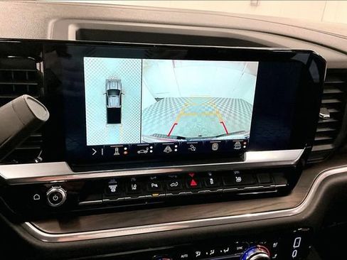 Used 2025 GMC Sierra 2500 SLT w/ SLT Convenience Package image 28