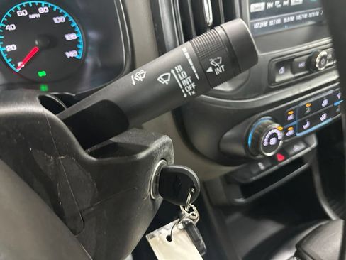 Used 2017 Chevrolet Colorado W/T RWD image 41