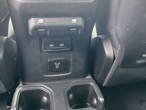 Used 2021 Jeep Wrangler Unlimited Rubicon AWD/4WD image 9