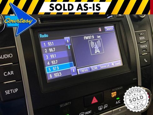 Used 2014 Toyota Camry SE w/ Moonroof Package FWD image 24
