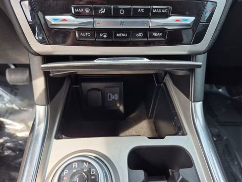 Used 2022 Ford Explorer XLT w/ Equipment Group 202A AWD/4WD image 23