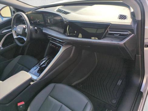 Used 2025 Audi Q5 Premium w/ Convenience Package image 30