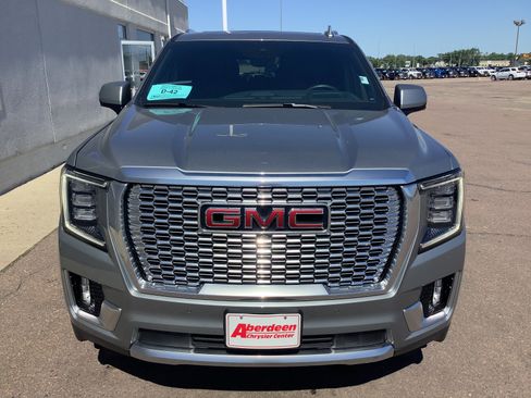 Used 2024 GMC Yukon Denali w/ Advanced Technology Package AWD/4WD image 3