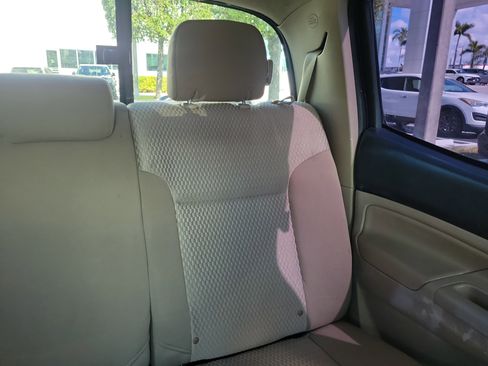 Used 2013 Toyota Tacoma PreRunner image 22