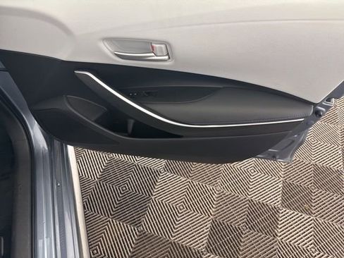 Used 2022 Toyota Corolla SE w/ SE Premium Package image 24