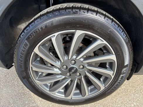 Used 2025 Lincoln Corsair Reserve w/ Equipment Group 202A image 12