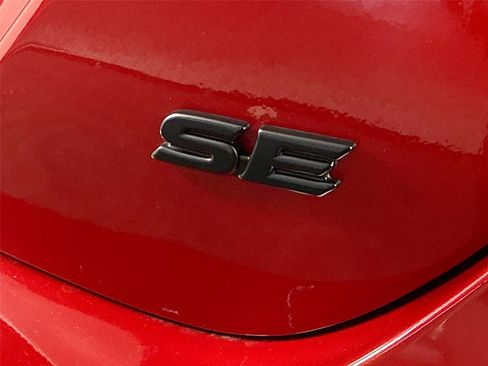 Used 2023 Toyota Camry SE FWD image 12