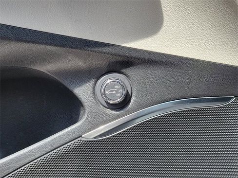 Used 2022 Buick Enclave Essence w/ Experience Buick Package image 30