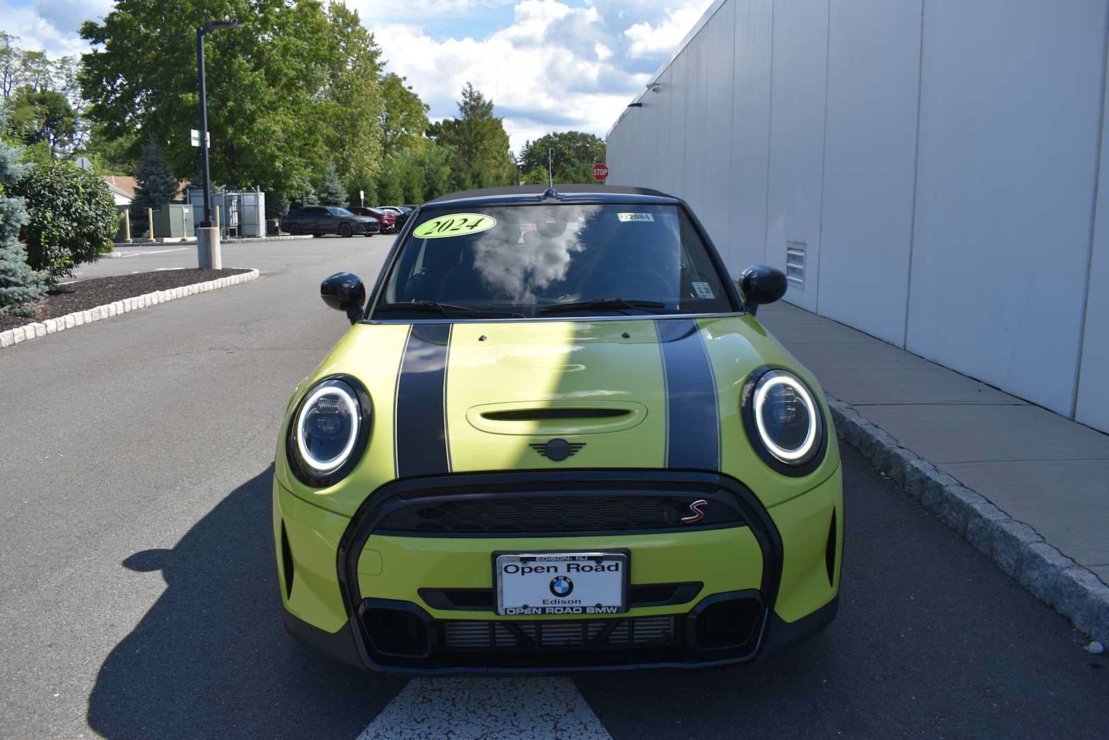 Used 2024 MINI Cooper S w/ Signature Upholstery Package FWD image 2