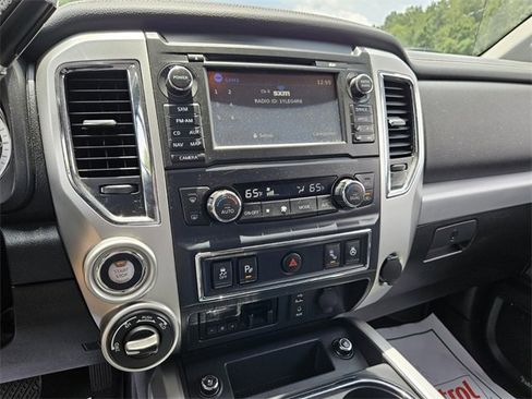 Used 2017 Nissan Titan PRO-4X w/ Pro-4x Convenience Package image 22