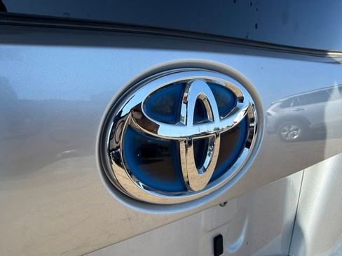 Used 2018 Toyota Prius Two w/ Prius Two Safety Plus Package FWD image 11