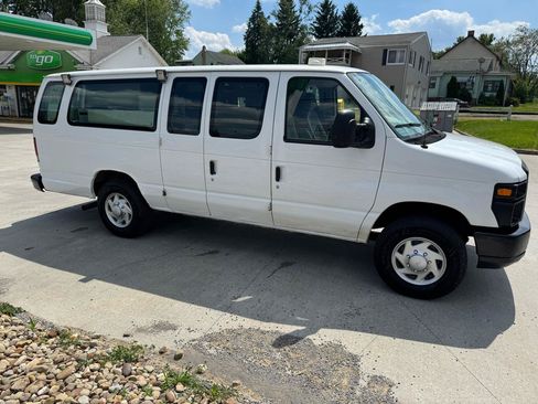 Used 2012 Ford E-350 and Econoline 350 Extended Super Duty w/ Insulation Pkg RWD image 8