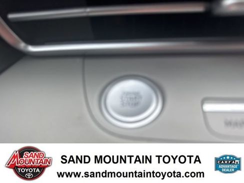 Used 2023 Hyundai Elantra Limited FWD image 18