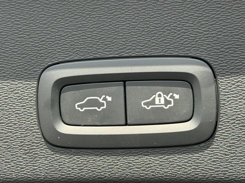 Certified 2023 Volvo C40 P8 Recharge Plus w/ Climate Package AWD/4WD image 20