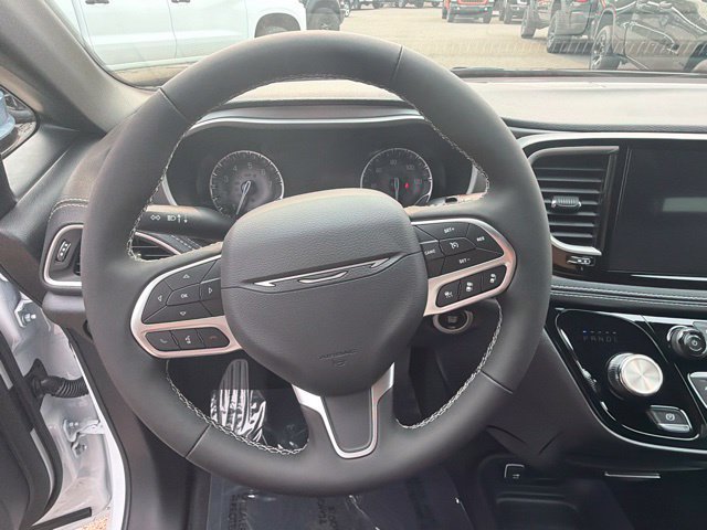 New 2027 Chrysler Pacifica Select AWD/4WD image 21