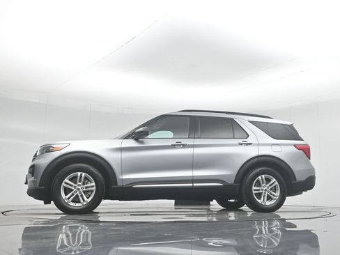 Certified 2023 Ford Explorer XLT image 57