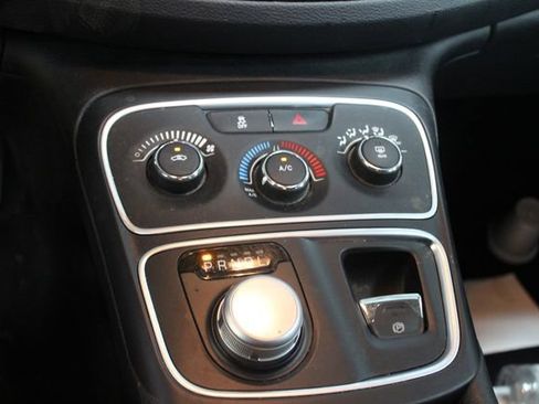 Used 2015 Chrysler 200 LX FWD image 20