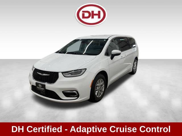 Used 2023 Chrysler Pacifica Touring-L FWD image 9