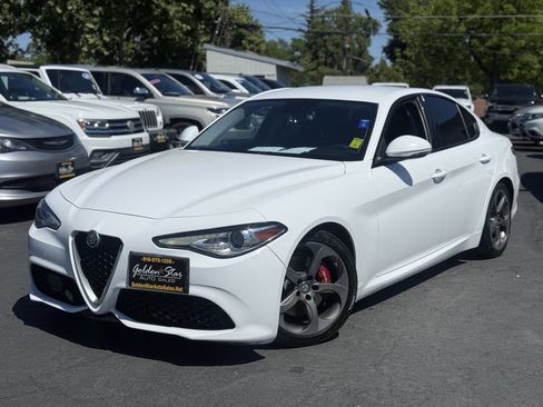 Used 2018 Alfa Romeo Giulia RWD image 1