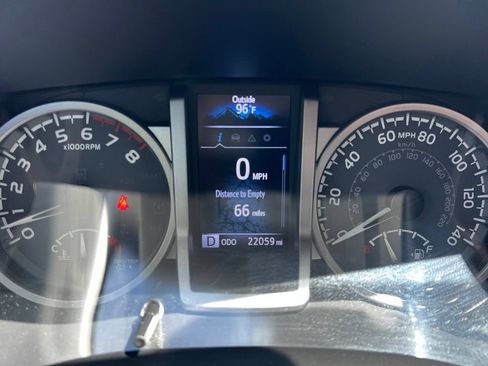 Used 2023 Toyota Tacoma SR5 w/ Technology Package RWD image 40