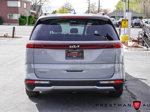 Used 2023 Kia Carnival SX Prestige image 17