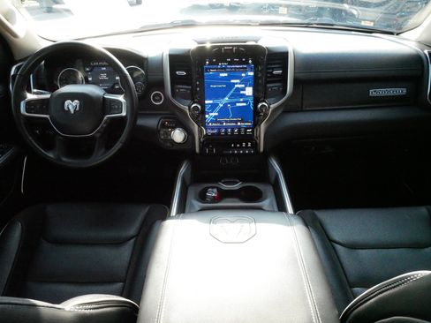 Used 2021 RAM 1500 Laramie AWD/4WD image 10