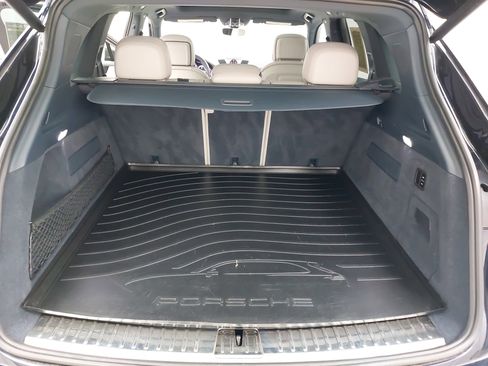 Certified 2023 Porsche Cayenne image 14