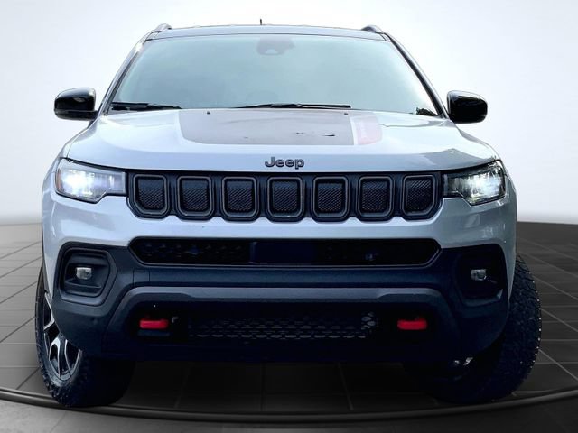Used 2025 Jeep Compass Trailhawk AWD/4WD image 3