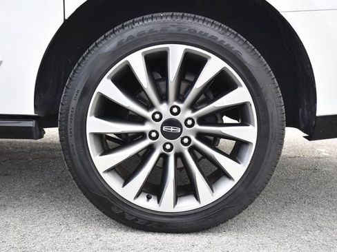 Used 2020 Lincoln Navigator L Reserve w/ Luxury Package AWD/4WD image 33