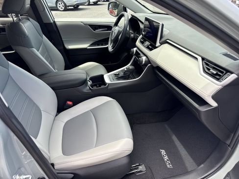 Used 2023 Toyota RAV4 XLE Premium AWD/4WD image 32