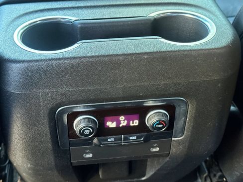 Used 2021 Chevrolet Suburban RST AWD/4WD image 41