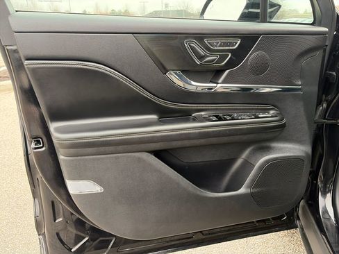 Used 2023 Lincoln Corsair AWD image 19