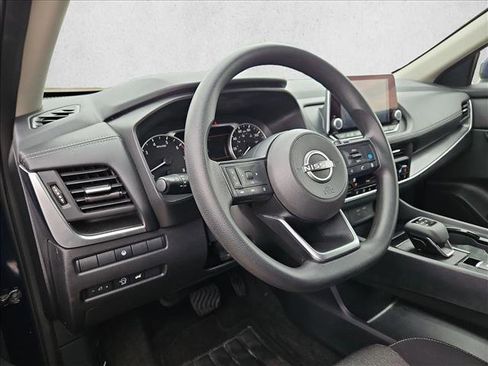 Used 2024 Nissan Rogue SV AWD/4WD image 10