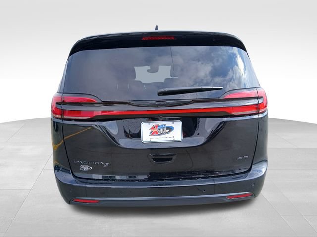 New 2026 Chrysler Pacifica Select w/ S Appearance Package AWD/4WD image 4