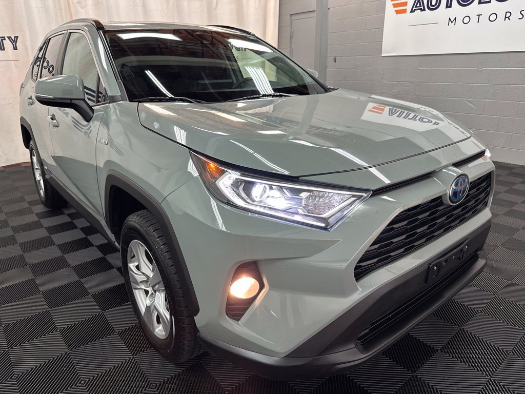 Used 2020 Toyota RAV4 XLE w/ Convenience Package AWD/4WD image 2