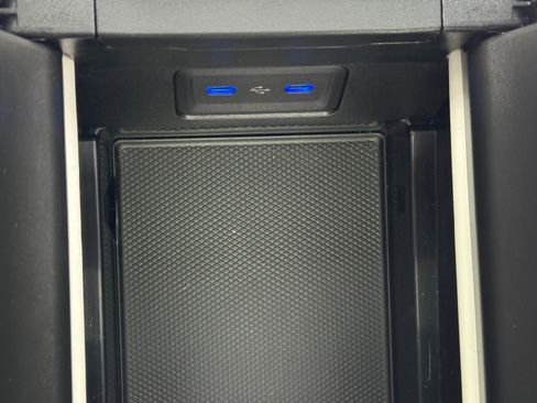 Used 2024 Mercedes-Benz AMG GT 63 image 40