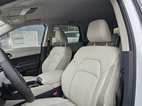 New 2025 Nissan Pathfinder SL w/ Cargo Package image 16