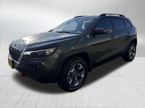 Used 2019 Jeep Cherokee Trailhawk AWD/4WD image 3