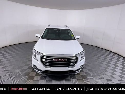 Used 2023 GMC Terrain SLT image 3