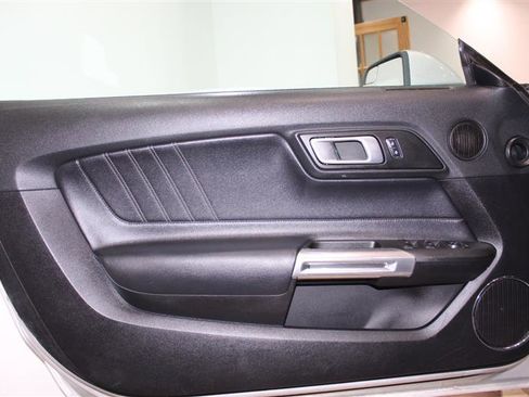 Used 2018 Ford Mustang Premium image 28