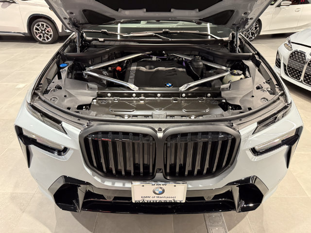 Used 2026 BMW X7 xDrive40i w/ M Sport Package AWD/4WD image 28