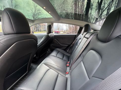 Used 2018 Tesla Model 3 Mid Range image 10