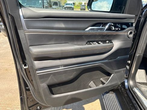 New 2026 Jeep Grand Wagoneer Summit AWD/4WD image 21