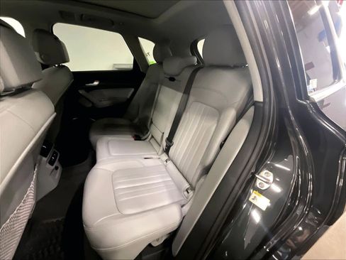 Used 2021 Audi Q5 Premium w/ Convenience Package image 22