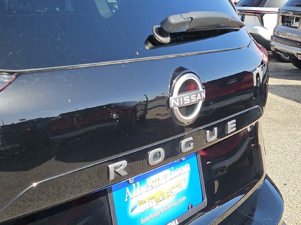 Used 2025 Nissan Rogue SV FWD image 11