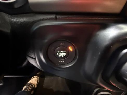 Used 2019 Jeep Wrangler Unlimited Rubicon AWD/4WD image 31