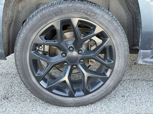 Used 2020 Chevrolet Suburban LT AWD/4WD image 11