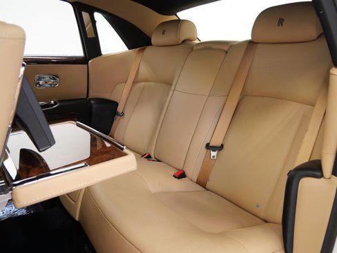 Used 2013 Rolls-Royce Ghost image 16
